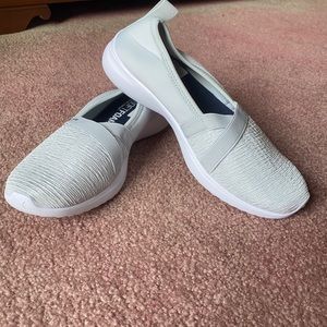 Puma Adelina Grey Sneakers - NEW!